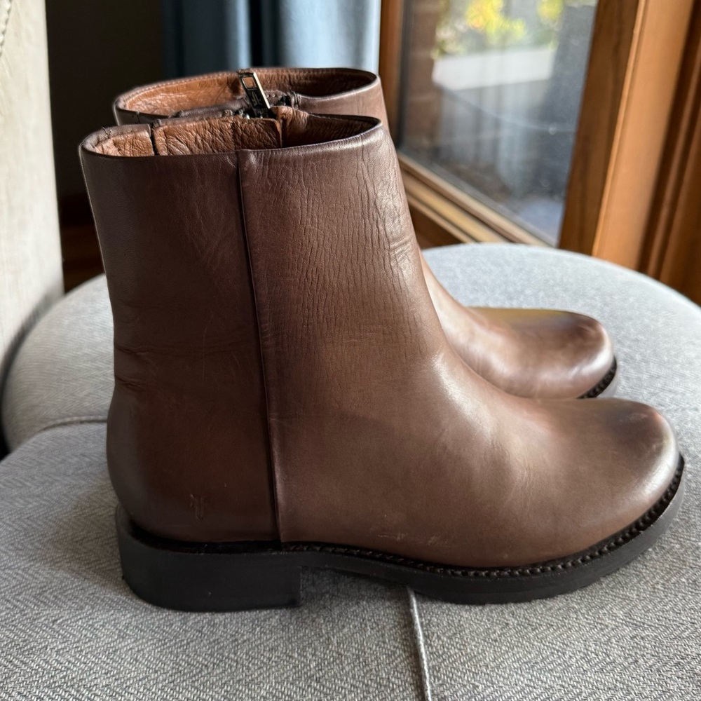 Frye Women's Veronica Inside-Zip Ankle Boots